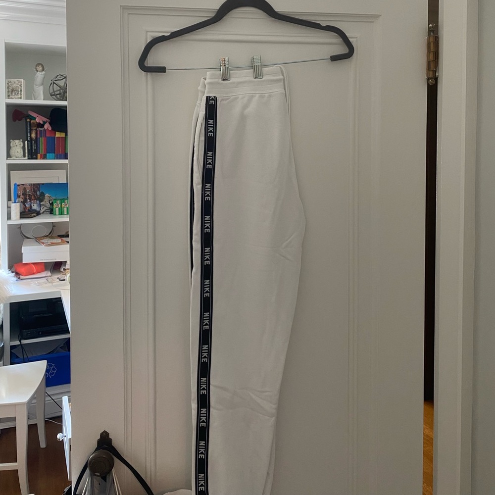 Nike Sweatpants/Joggers with black trim